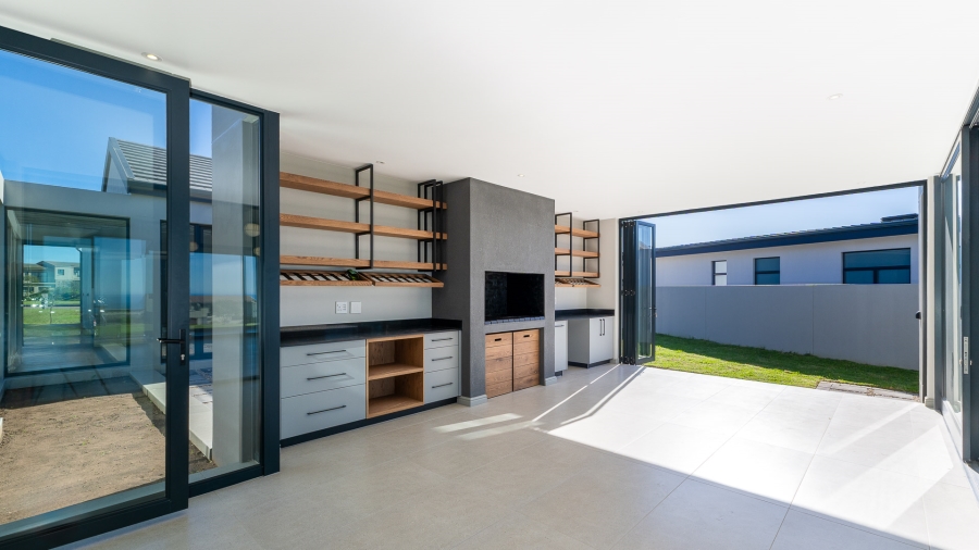 4 Bedroom Property for Sale in Oubaai Western Cape